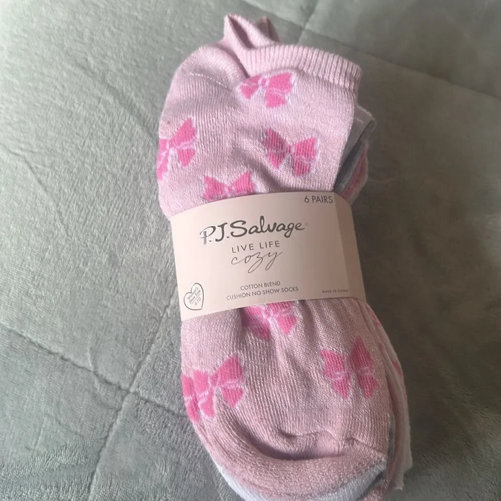 P.J. Salvage 🎀 6 Pairs of No Show Socks!